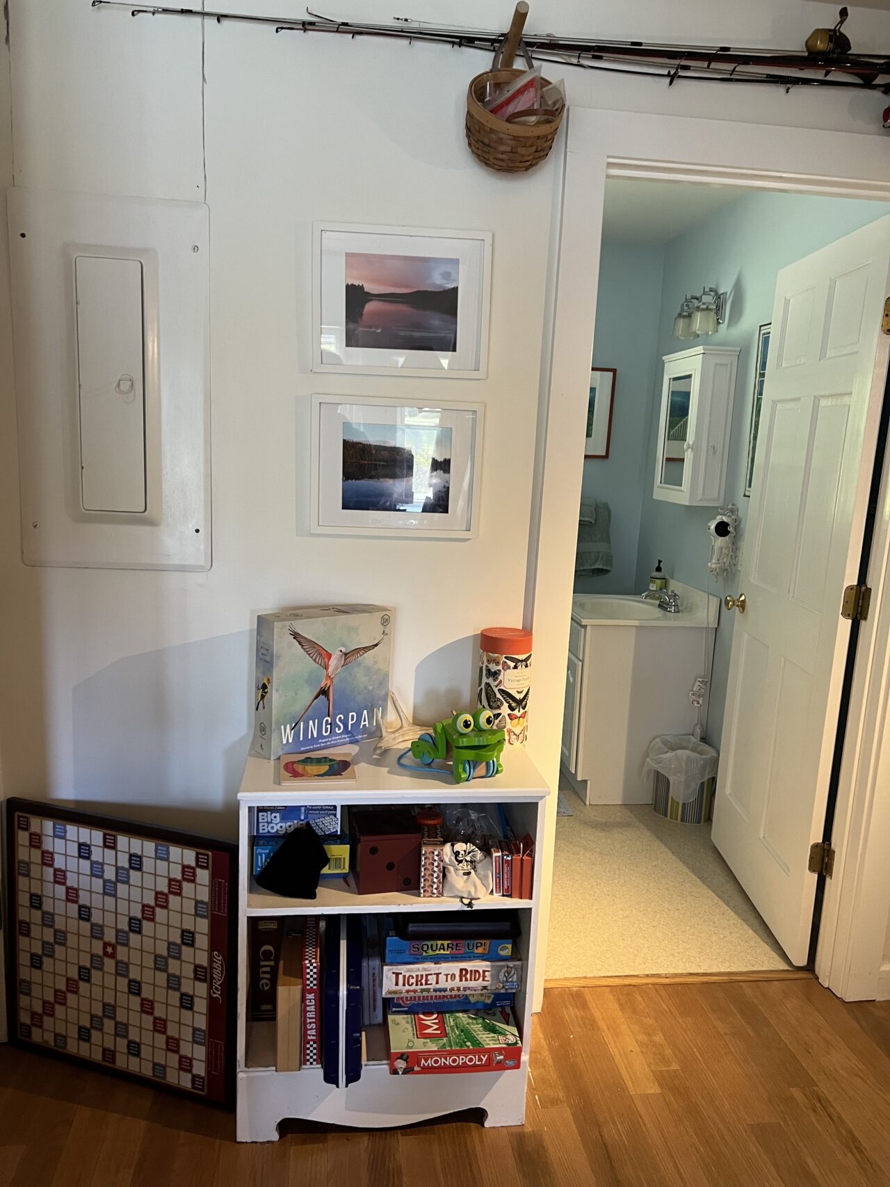 Cottage 2 books, games, toys, puzzles and life jackets 3